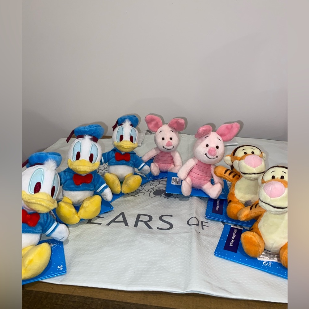 shoulder plush from Disney's original tiger, pigle and donald duck .